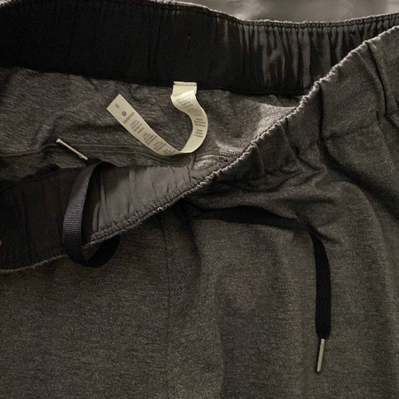 Lululemon - Picture 6 of 9